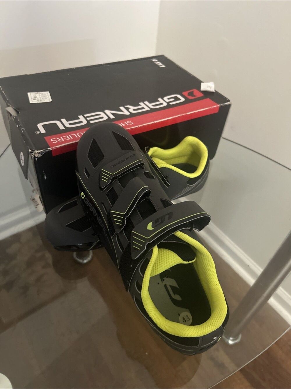 Women's 9.5 Louis Garneau Chrome Cycling Shoes, Great  Condition With Box